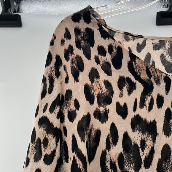 Lily Rose Women's Animal Print Long Flare Bow Sleeve Top Size Medium Lightweight - Picture 4 of 9